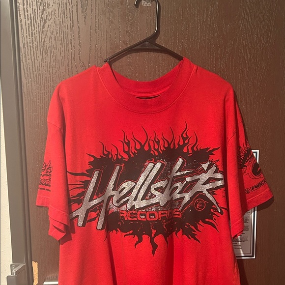 Hellstar Records Men's Bold Red Tee